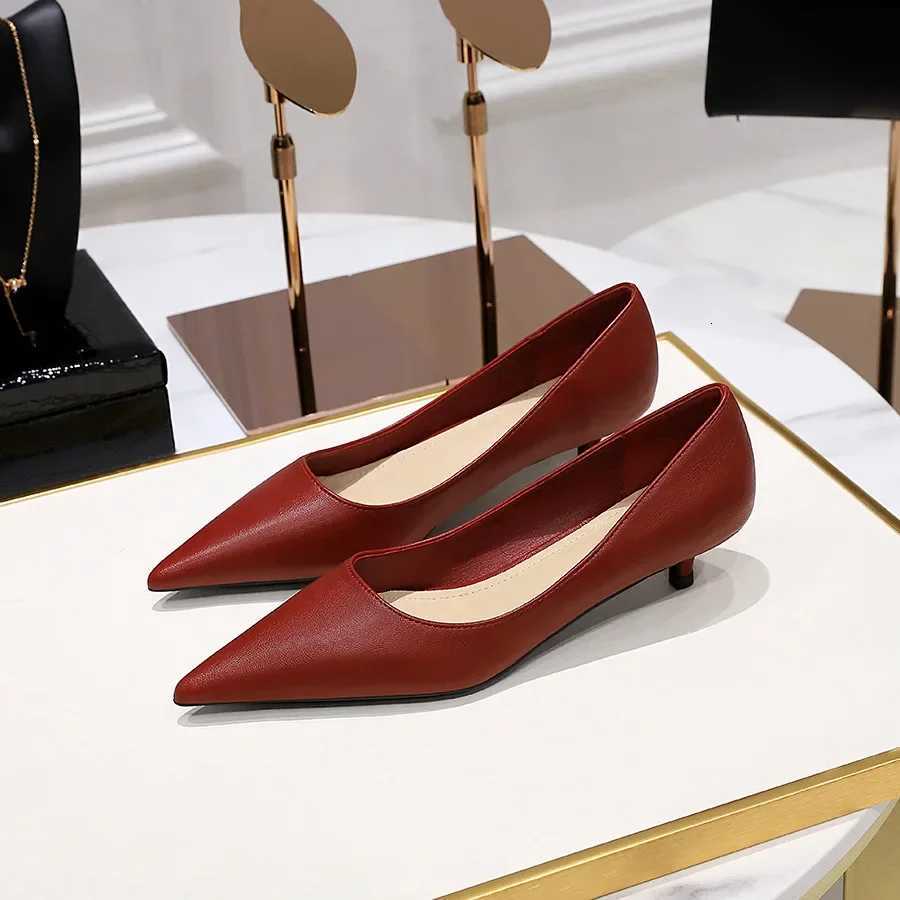 2023 Korean Version Women Pumps Fashion Low Heels Pointed Toe Female Shoes Office Work Oxford Shoes for Women Femme Zapatos W250910