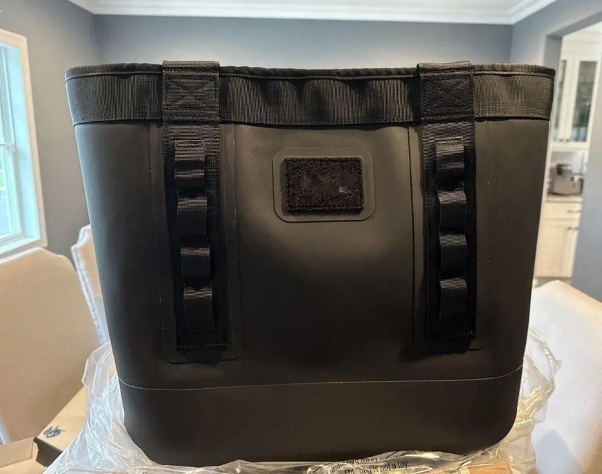 Designer Camino 35 Tote Bags Power Pink Limited Edition Color Cooler Lunch Bag Box Dividers All-Purpose Utility Boat and Beach Durable Waterproof Black