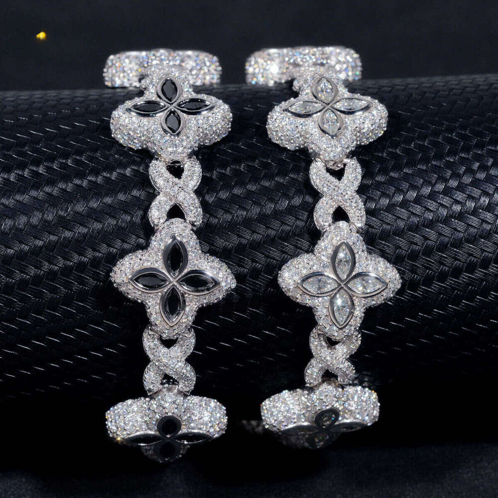 2024 New Fashion Boutique Jewelry Pure Sier VVS Diatoeous Earth Four-Leaf Clover Tennis Bracelet