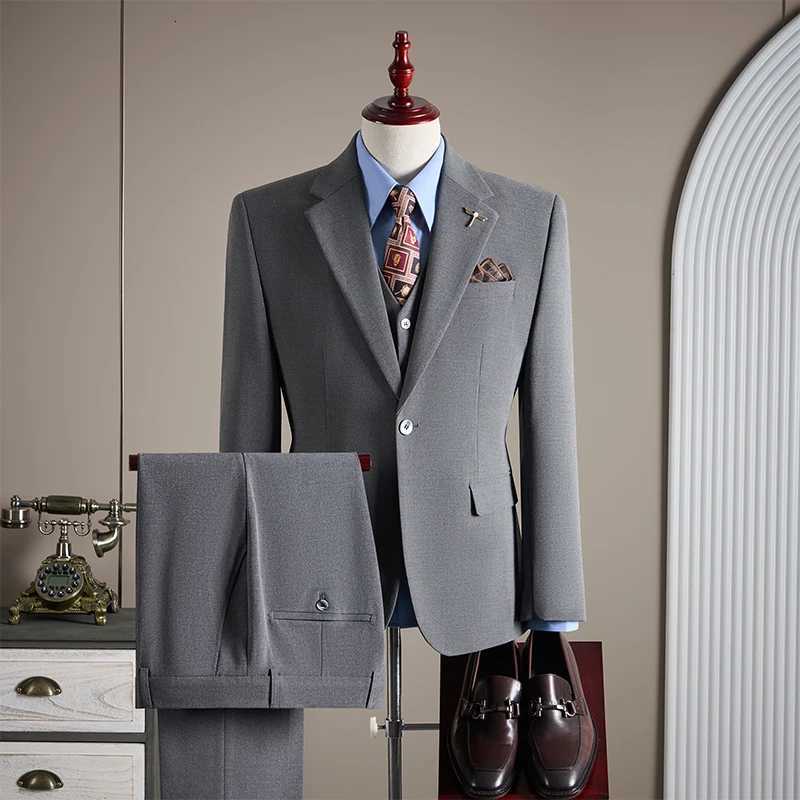 Highquality fashionable and stylish plussize mens solidcolor suit set mens threepiece set onebutton casual suit W250910