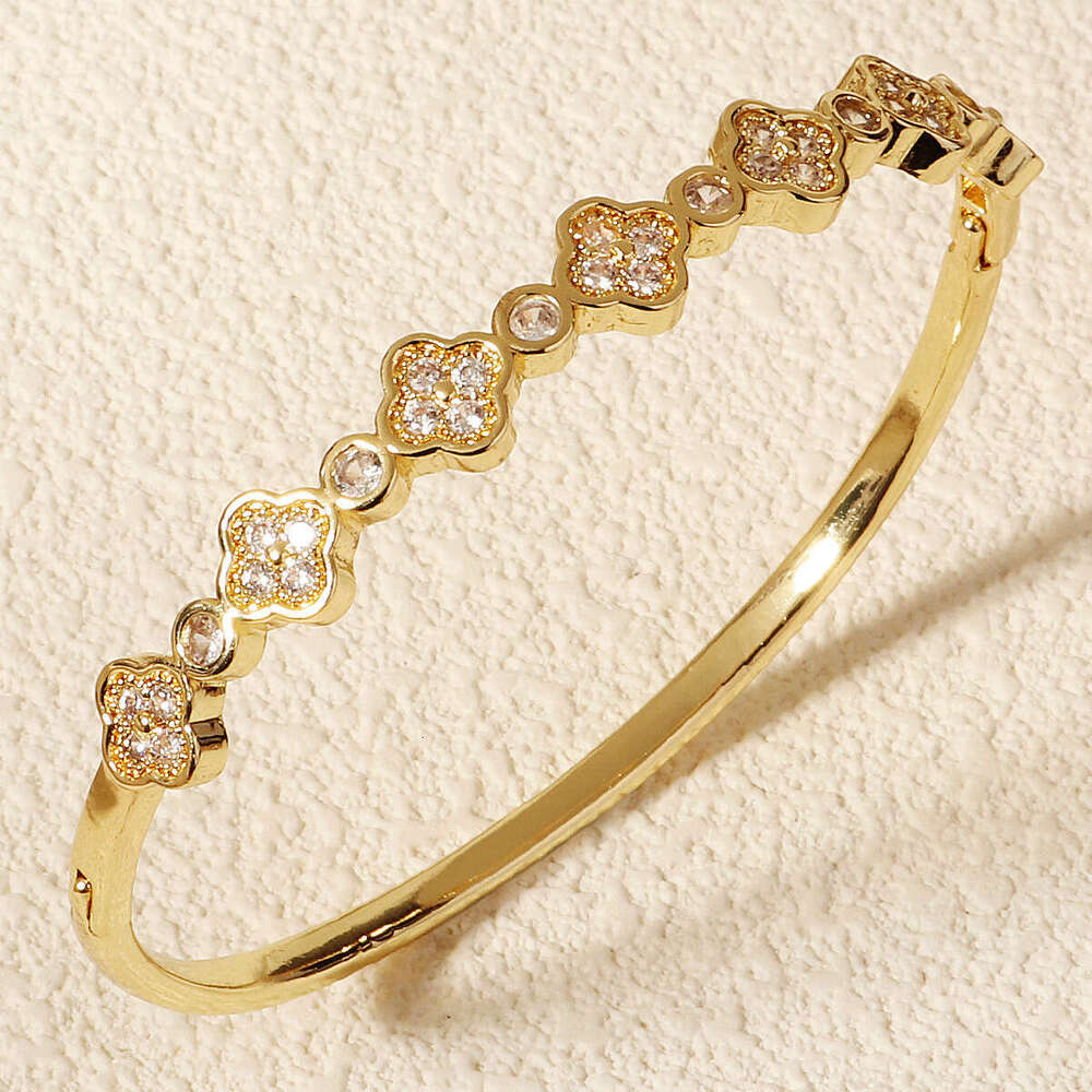 Gold Tone Full Diamond Luxury Jewelry Classic Super Flash Cross Twisted Bracelet 4-Leaf Clover Bracelet Moissanite Designer Bracelet Single Row Tennis