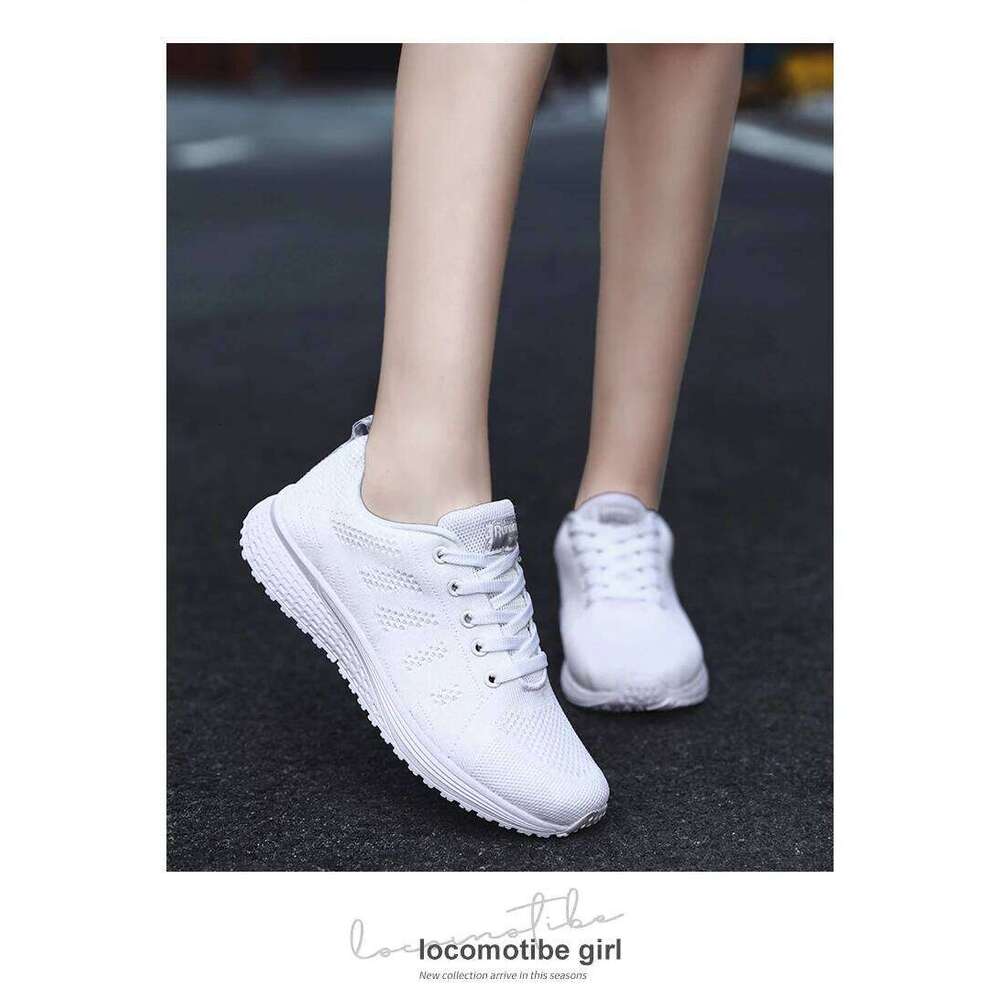 Women Casual Shoes Fashion Breathable Running Mesh Flat Shoes Sneakers Women 2025 Gym Vulcanized Shoes White Female Footwear