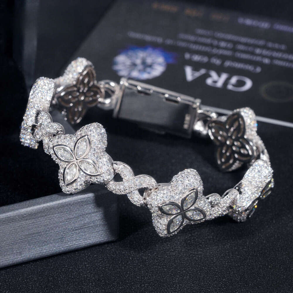 2024 New Fashion Boutique Jewelry Pure Sier VVS Diatoeous Earth Four-Leaf Clover Tennis Bracelet