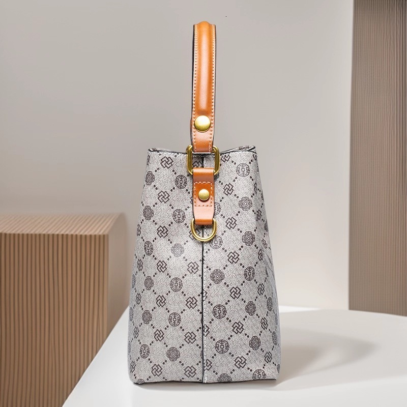 Designer Fashion Retro Pattern Large Capacity Handbag 2025 New Versatile Women's Crossbody Bag