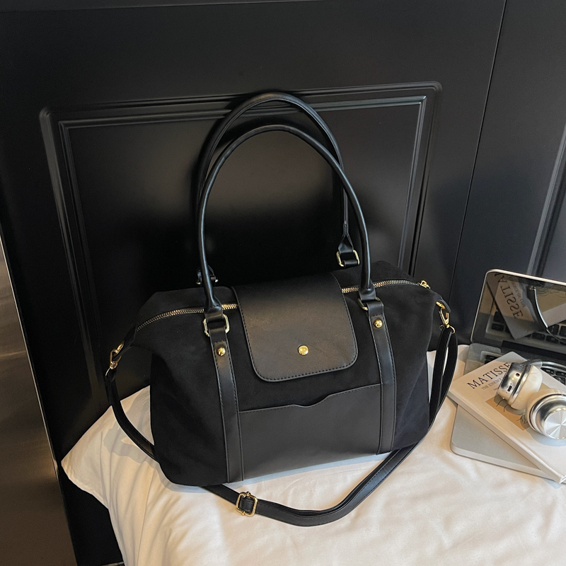 Fashion, luxury, large capacity single shoulder backpack, simple and versatile handbag, essential crossbody bag for women's shopping and commutin