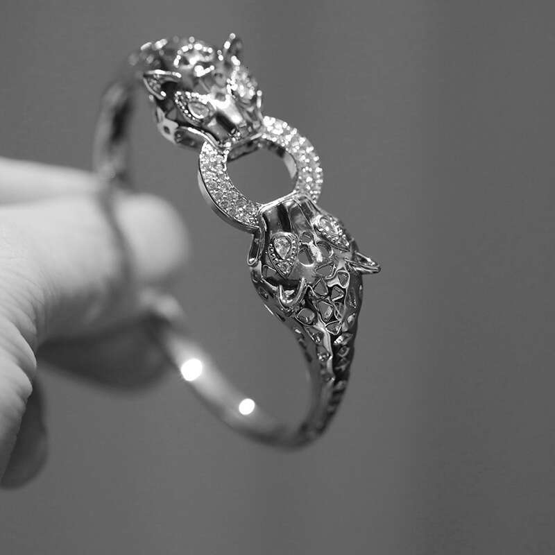 Gold tone designer bracelet for women luxury jewelry moissanite chain high-end open bracelet retro fashion versatile stainless steel diamond leopard b