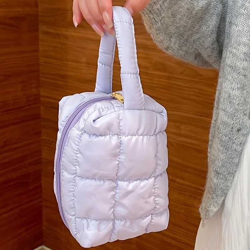 Quilted Polyester Makeup Bag Large Capacity UnisexAdult Portable Handheld Organizer Unscented Fashionable Grid PatternXJ250910