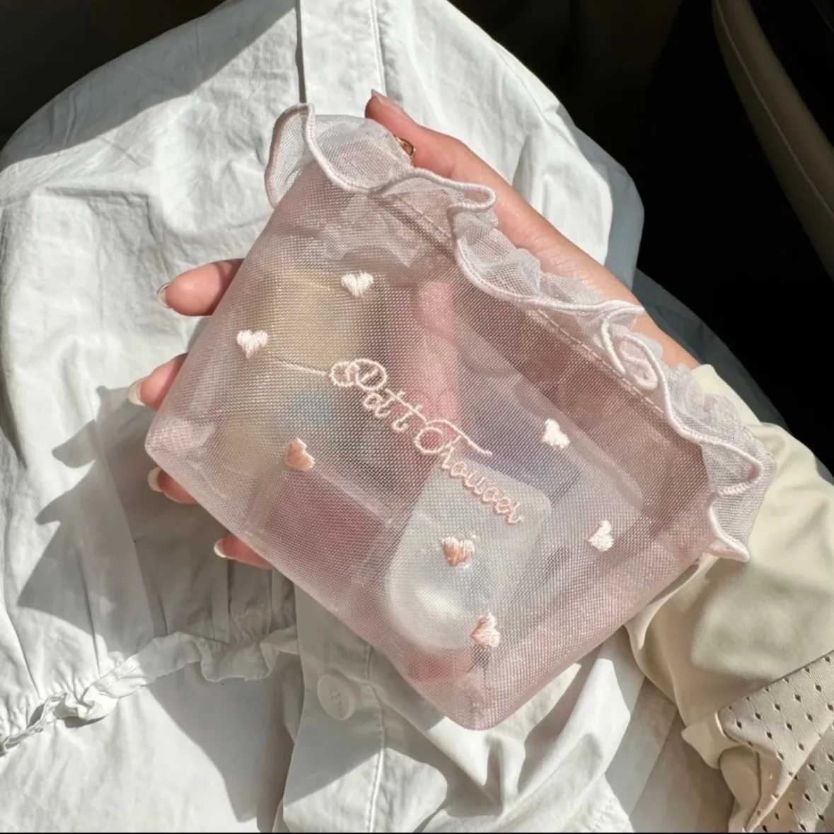 1Pc Ins Style Girl Mesh Love Embroidery Portable Makeup Bag Cute Tissue Pack Makeup Storage BagXJ250910
