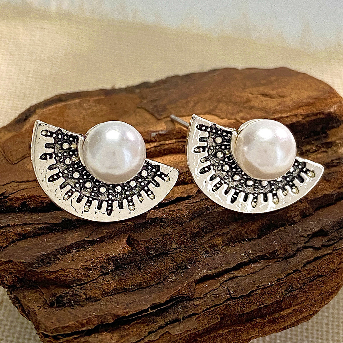 Bohemian Pearl Fan-Shaped For Women, Ins Style Alloy Vintage Half-Round Stud Earrings