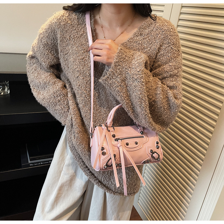 Cross Border Summer New Handbag for Women Korean Version leisure High End Feel Single Shoulder Motorcycle Bag Fashionable Simple Crossbody Bag