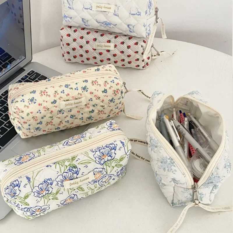 1PCS Retro Chic Makeup Brush Case for Girl Cute Floral Strawberry Cat Cosmetic Pouch Corduroy Student Stationery Storage BagXJ250910