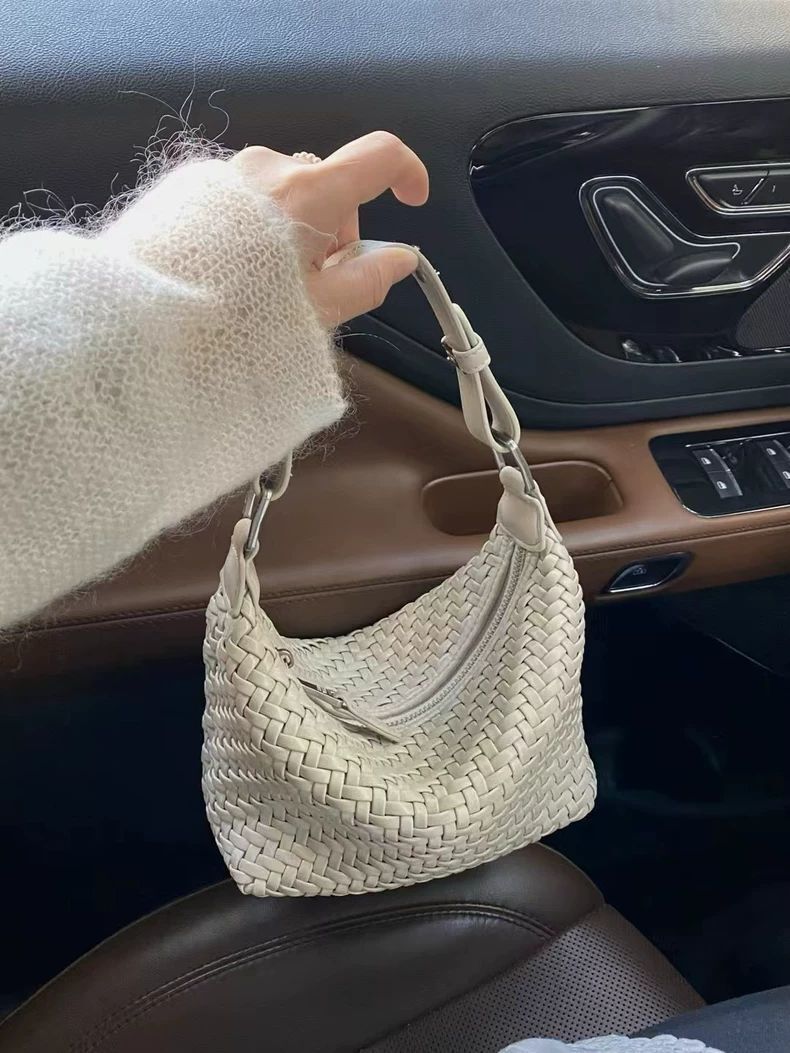 Designer Free Shipping Bag New Faux Leather White Handbag Commuter Women S Shoulder Bag Light Luxury Niche High End Luxury Bag Woven Crossbody Bag