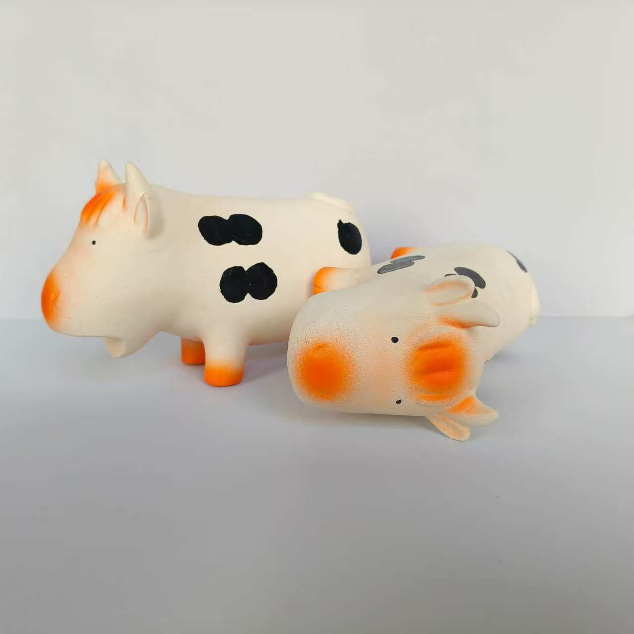 Latex Interactive Cow Dog Toys with Birght Color for Dogs Mental and Dental Health Soft Chewy Pet Toys For Medium Dogs Toy 2pcs/Pack