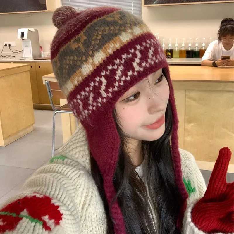 Janese Retro Jacquard Niche Wool Blended Pulr Flying Hat Unisex Winter Warm Ear Protector Knitted Lace Bomber Hats GorrasXJ250910