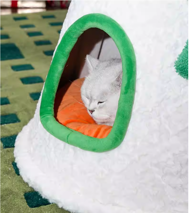 Charming Snowman Style Universal Indoor Cat Bed Featuring a Fun Climbing Area