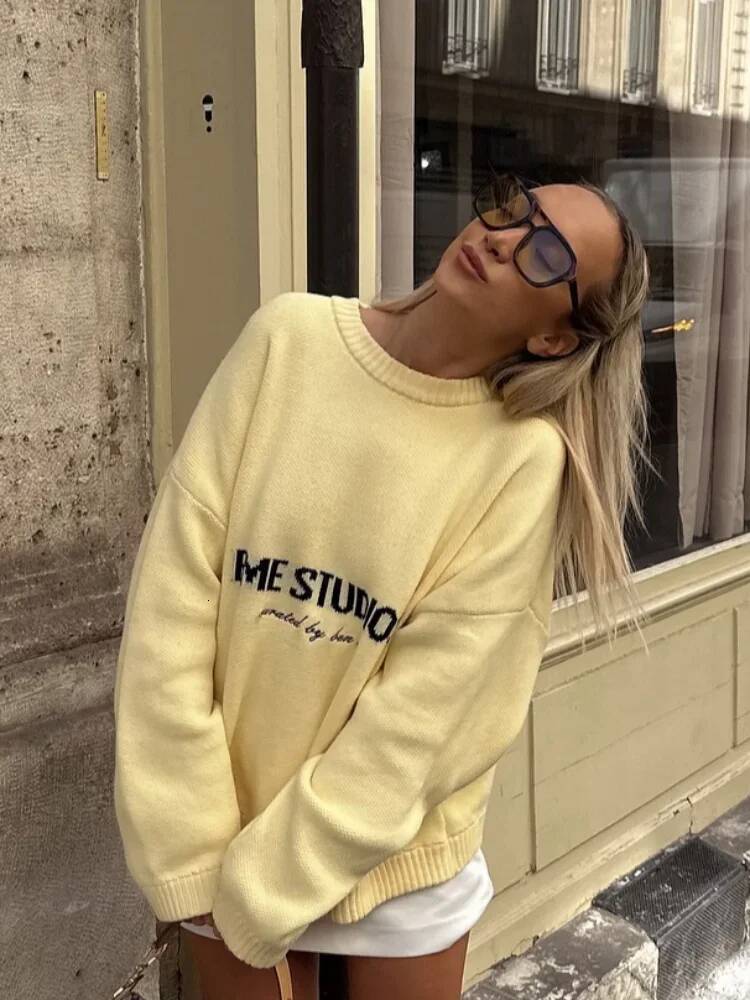 Women Yellow Letter Print Knitted Pullover Elegant O-neck Long Sleeve Loose Short Sweater 2025 Autumn Lady Daily Street Knitwear dongdumaoyi