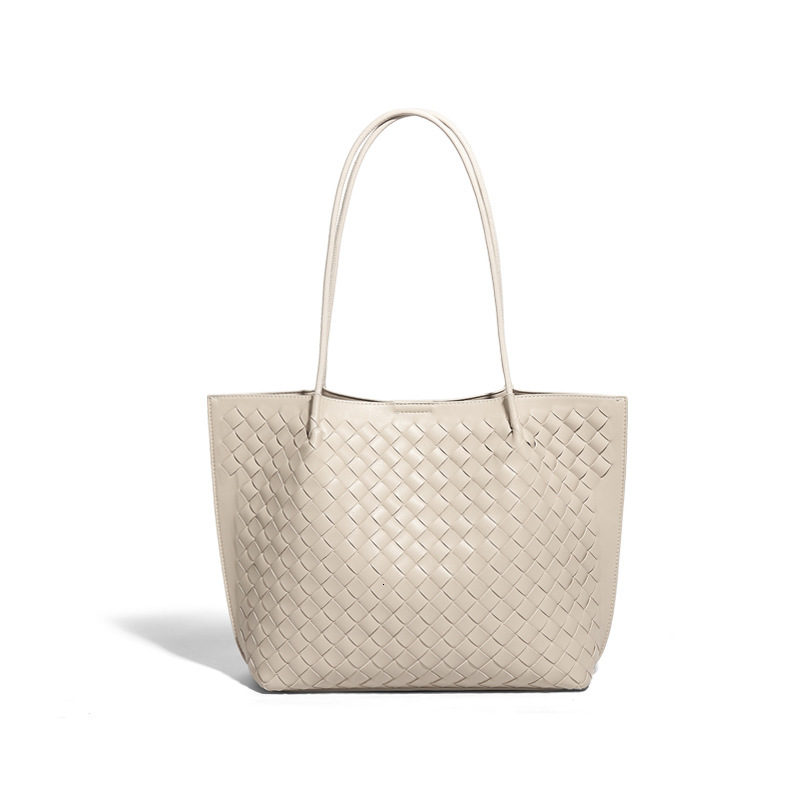 Handwoven Soft Leather Large Capacity Commuter High-end Sense Light Fashionable Stylish Tote Bag