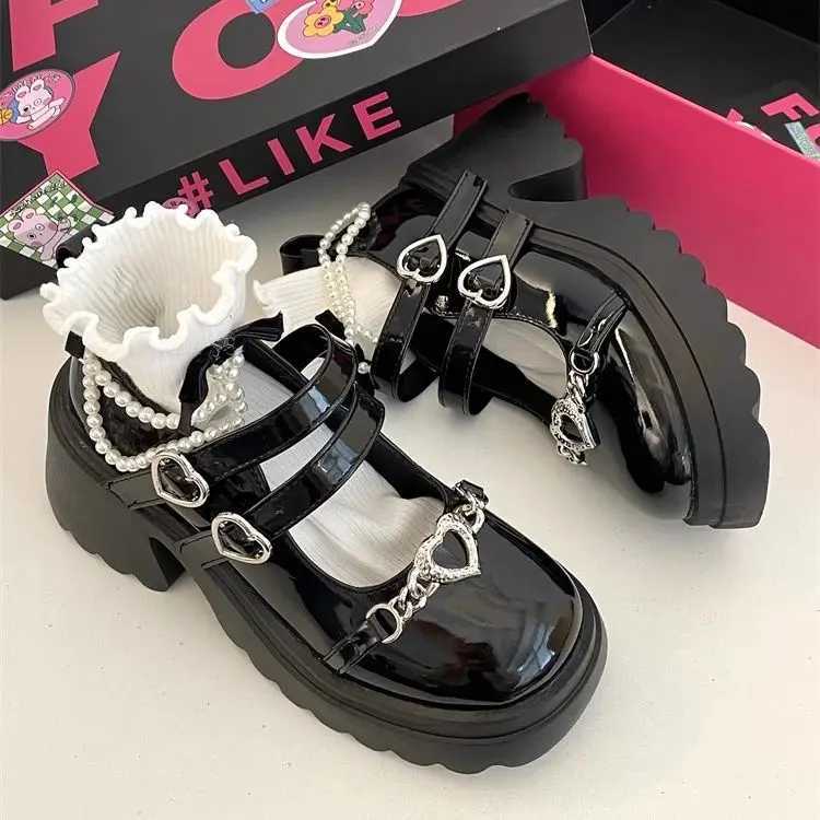 Black Leather Shoes Spring and Autumn Season Metal Chain Sponge Cake Sole Mary Jane Shoes Womens Patent Leather Gothic Style W250910