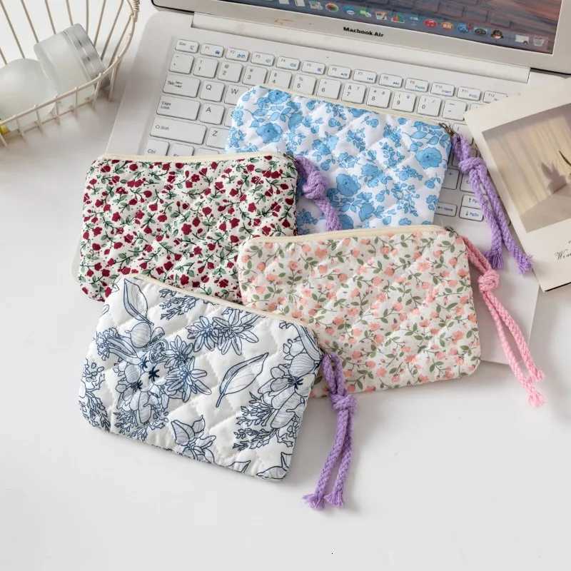 2025 Mini Cosmetic Storage Pouch Fashion Makeup Lipstick Sanitary Napkins Case Women Ins Travel Organizer Bags Small PouchXJ250910