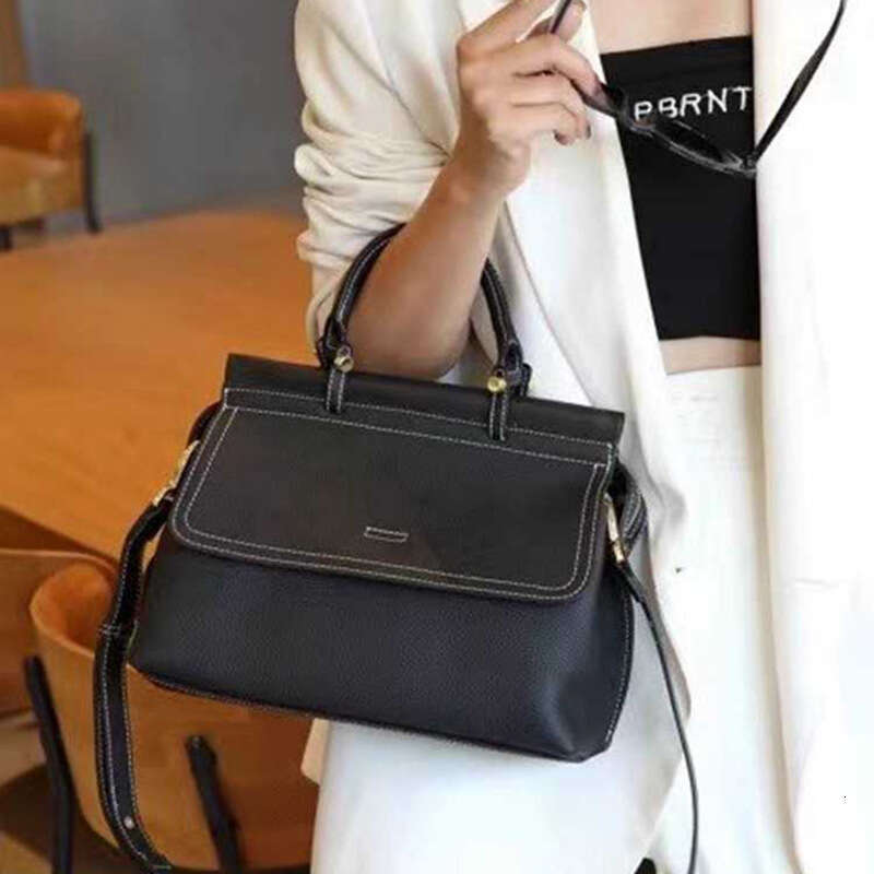 Top Layer Cowhide for Women New Genuine Leather Crossbody Messenger Bag Commuter Large Capacity Shoulder Briefcase