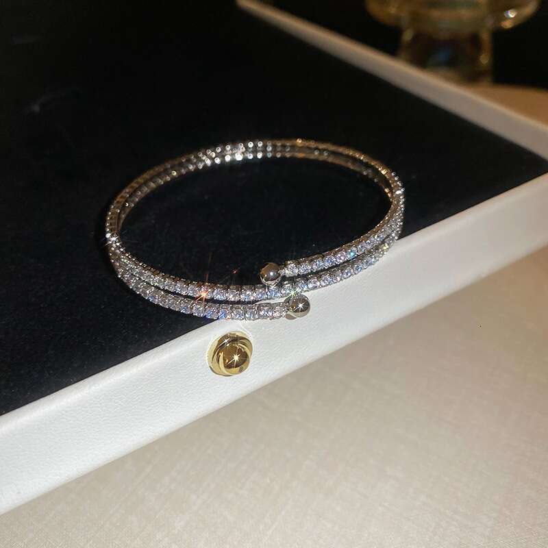 Gold Tone Full Diamond Luxury Jewelry Classic Super Flash Adjustable Butterfly Sun Star Clover Bracelet Moissanite Designer Bracelet Single Row Tennis