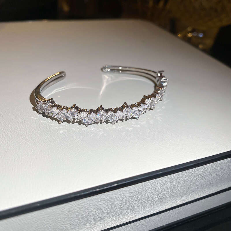 Gold Tone Full Diamond Luxury Jewelry Classic Super Flash Adjustable Butterfly Sun Star Clover Bracelet Moissanite Designer Bracelet Single Row Tennis