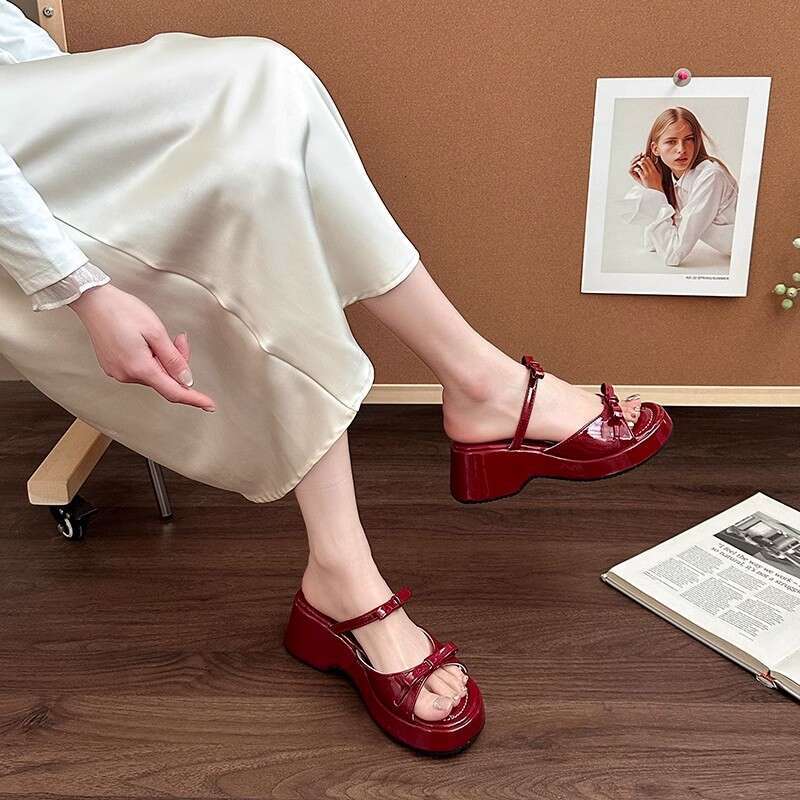 Cartoon Girls' One-Strap Slippers 2025 New Summer Fashion Thick-Soled Sandals with Bowknot for Women