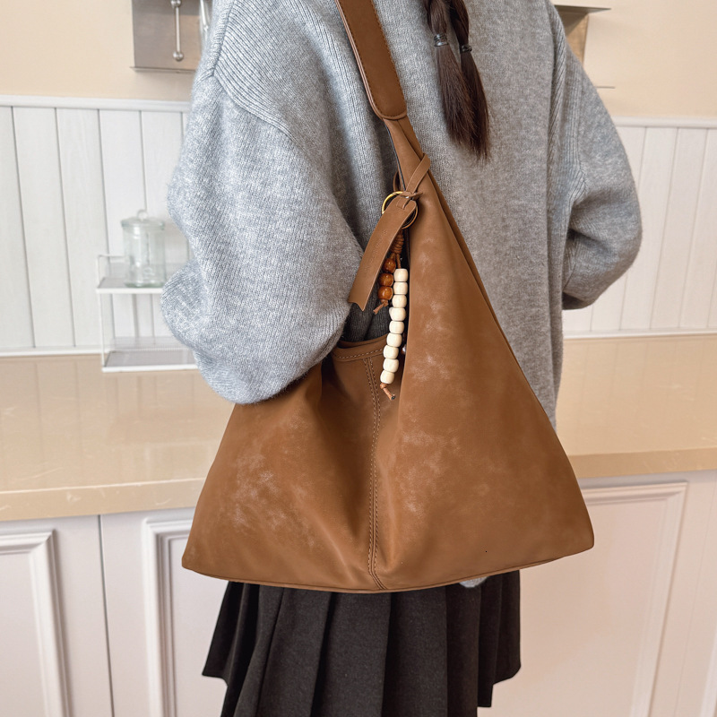 Free shipping designer New Underarm Bag Single Shoulder Bag Tote Bag Fashion Simple Lazy Style Large Capacity Women Handbag Bucket Bag
