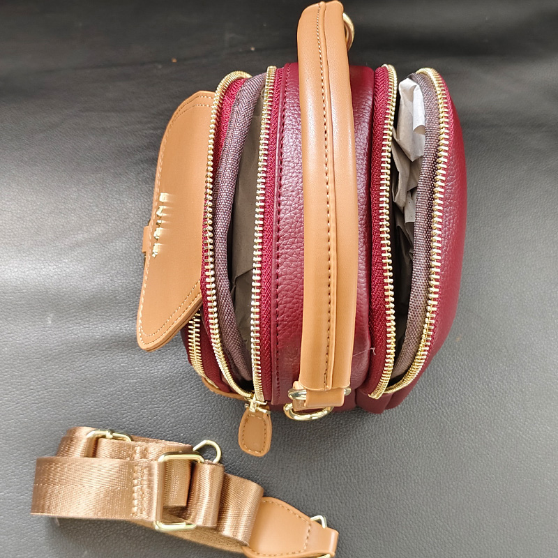 Sophisticated Everyday Handbag for Her: Contemporary Design