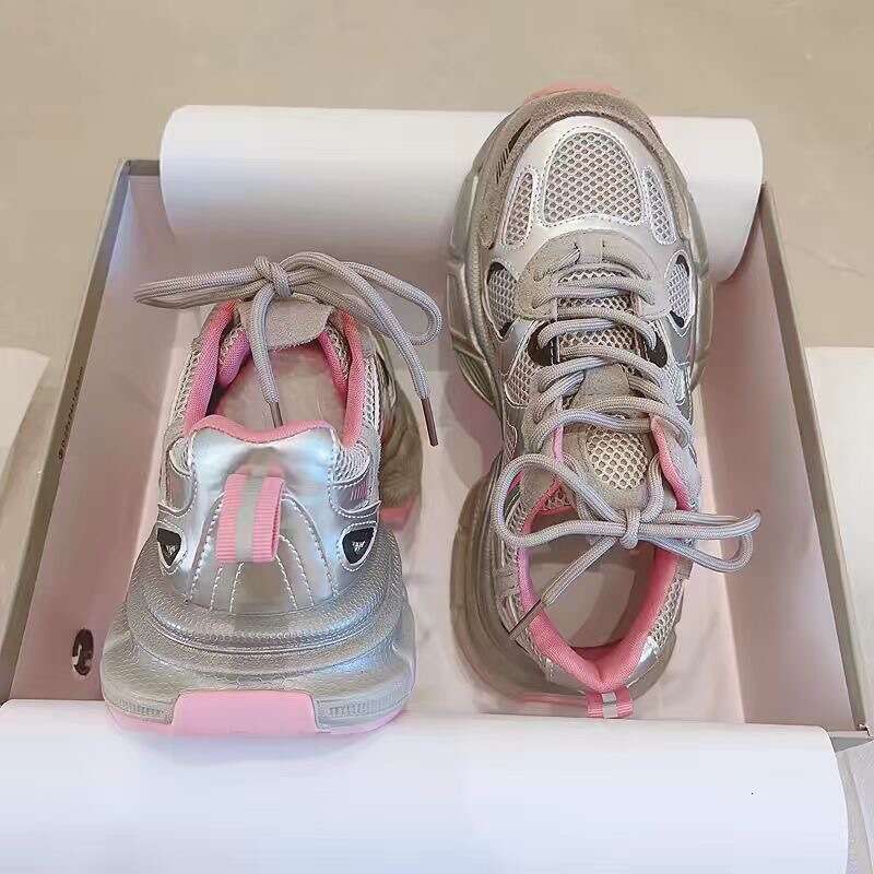 2025 Summer New Silver Pink for Women Breathable Casual Running Shoes Lightweight Thick Designer Shoe Sole Sneakers