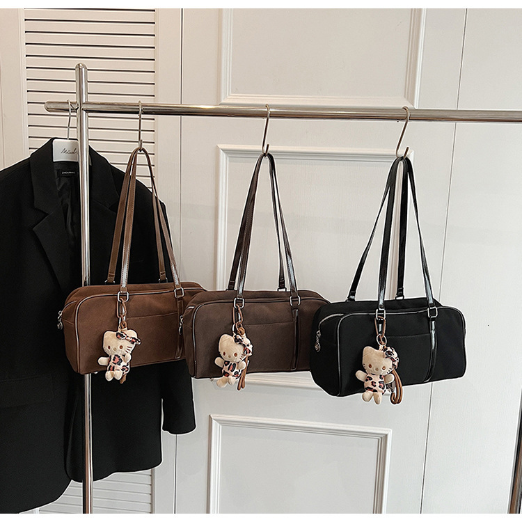 Free shipping designer Casual Versatile Single Shoulder Bag Small Square Bag New Retro Fashion Handbag Matte Large Capacity Commuter Bag Boston Bag