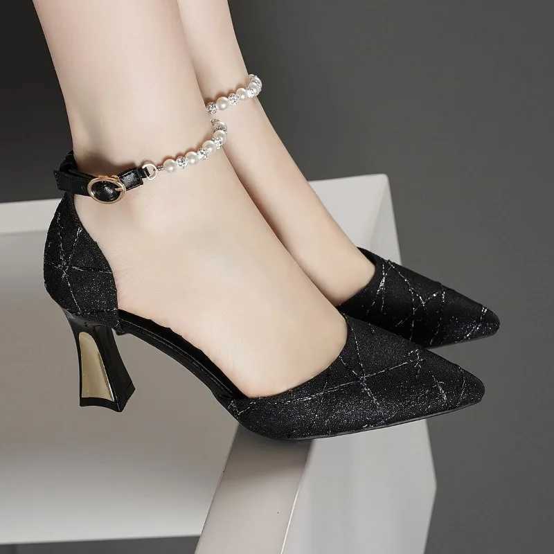 Womens High Heels Fall New Baotou Shallow Mouth Empty Rhinestone Beaded Line with Fashion Single Shoes W250910