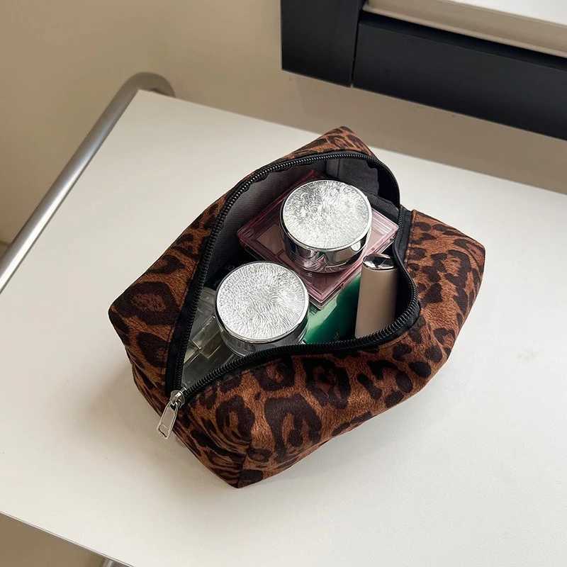 Large Women Leopard Cosmetic Bag Box Shaped Zipper Make Up Bag Travel Washing Makeup Organizer Beauty CaseXJ250910