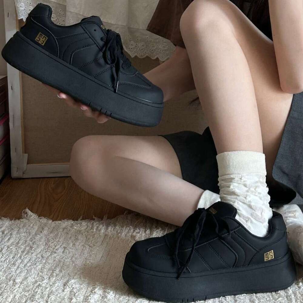 High-Quality Black Thick-Soled for Women with Skirts, 2025 Spring New Designer Shoe Sports Training Shoes