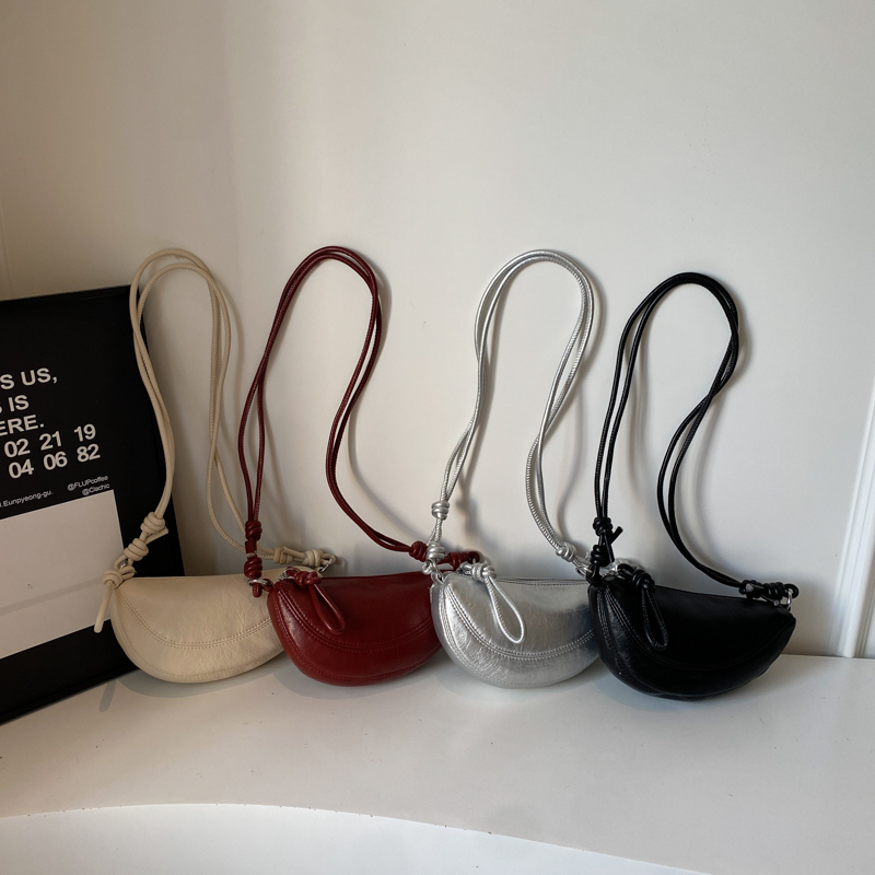Women's high-end luxury spacious bag, large capacity handbag, simple and versatile shoulder bag, women's essential crossbody bag for shoppin