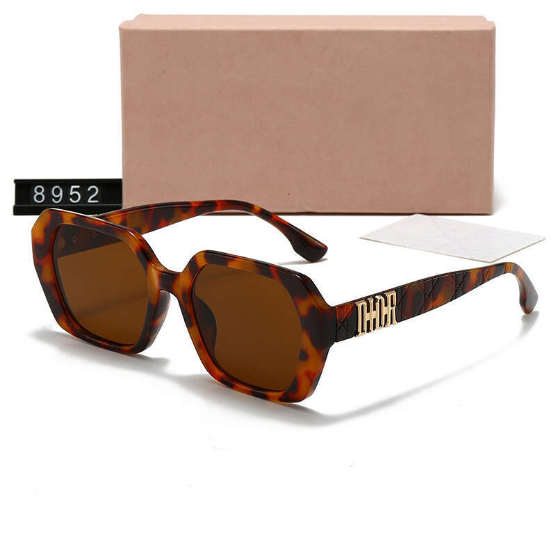 D Brand Fashion Polygon with Printed Text Mercury Lenses Trendy Sunglasses for Men and Women Glasses 8952