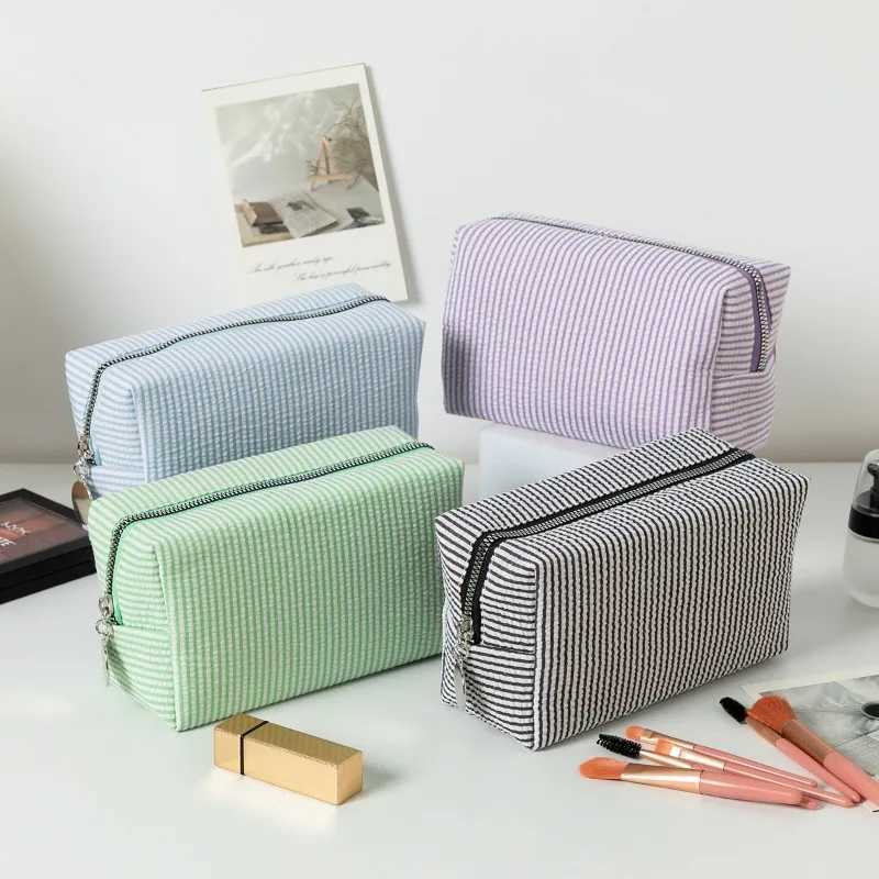Cosmetic Aesthetic Organizer Storage Pouch Bag for Women Seersucker Stripe Large Capacity Makeup Bag Travel Toiletry PouchXJ250910