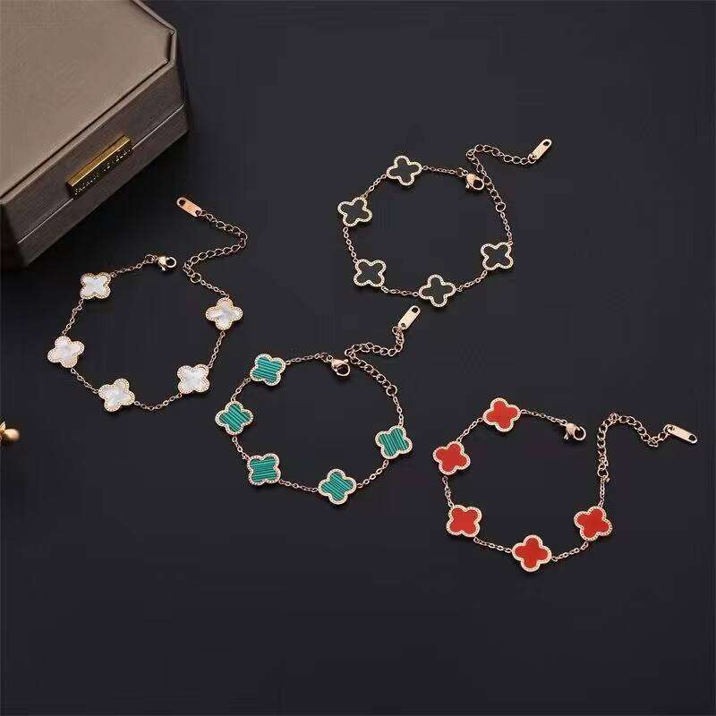 Four Leaf Bracelet Clover Set Non Famous Brand Fashion Wholesale Gold Plated Lady Designer Jewelry