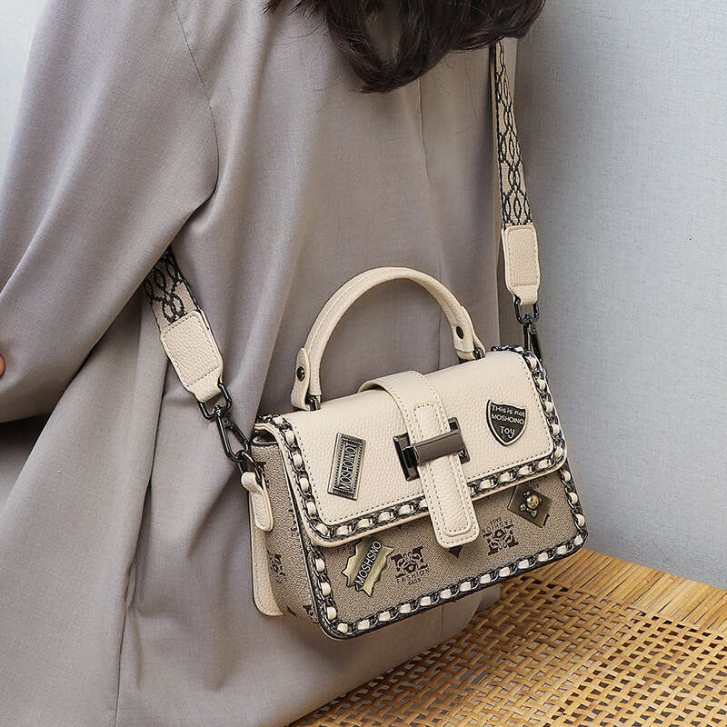 Luxury bag New Fashion for Women Crossbody Small Bag Spring Summer High Quality Texture Niche Handbag Light Box