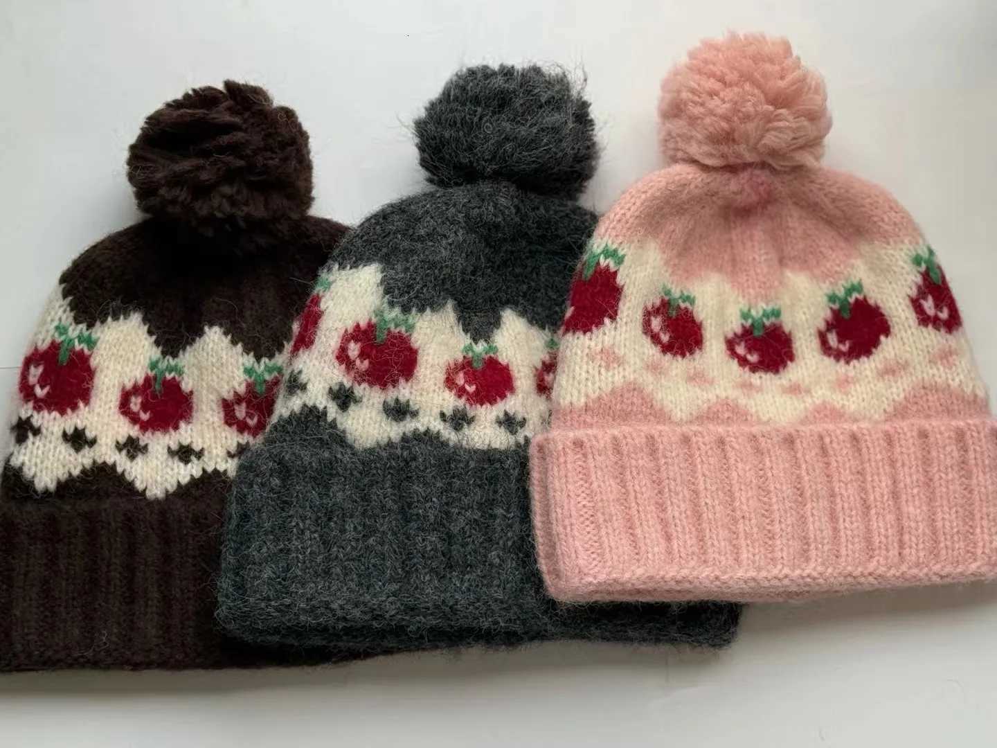 New Knitted Beanies Winter Hat Woman Wool Soft Pompom Cherry Top Quality Thick Warm Skullies Bonnets Big Head Ski C Men GiftXJ250910