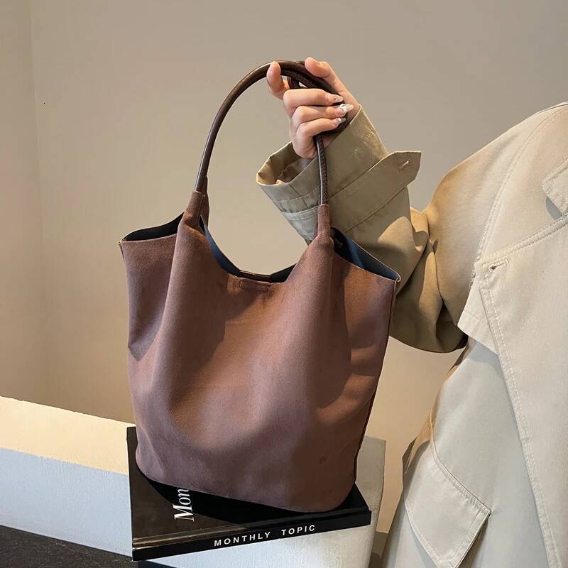 2025 new collection Tote Bag Faux Suede Slouchy Shoulder For handbag Autumn designer Women Solid Hand Retro Woman Fashion Commuter Shopping S