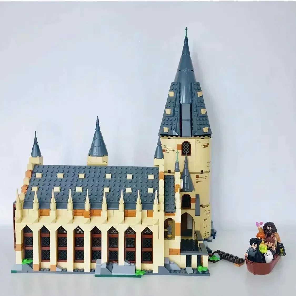 In stock Hogwarts Castle arCHItecture compatible 75954 DIY building blocks CHIldrens toys birthday Christmas gifts Z250910