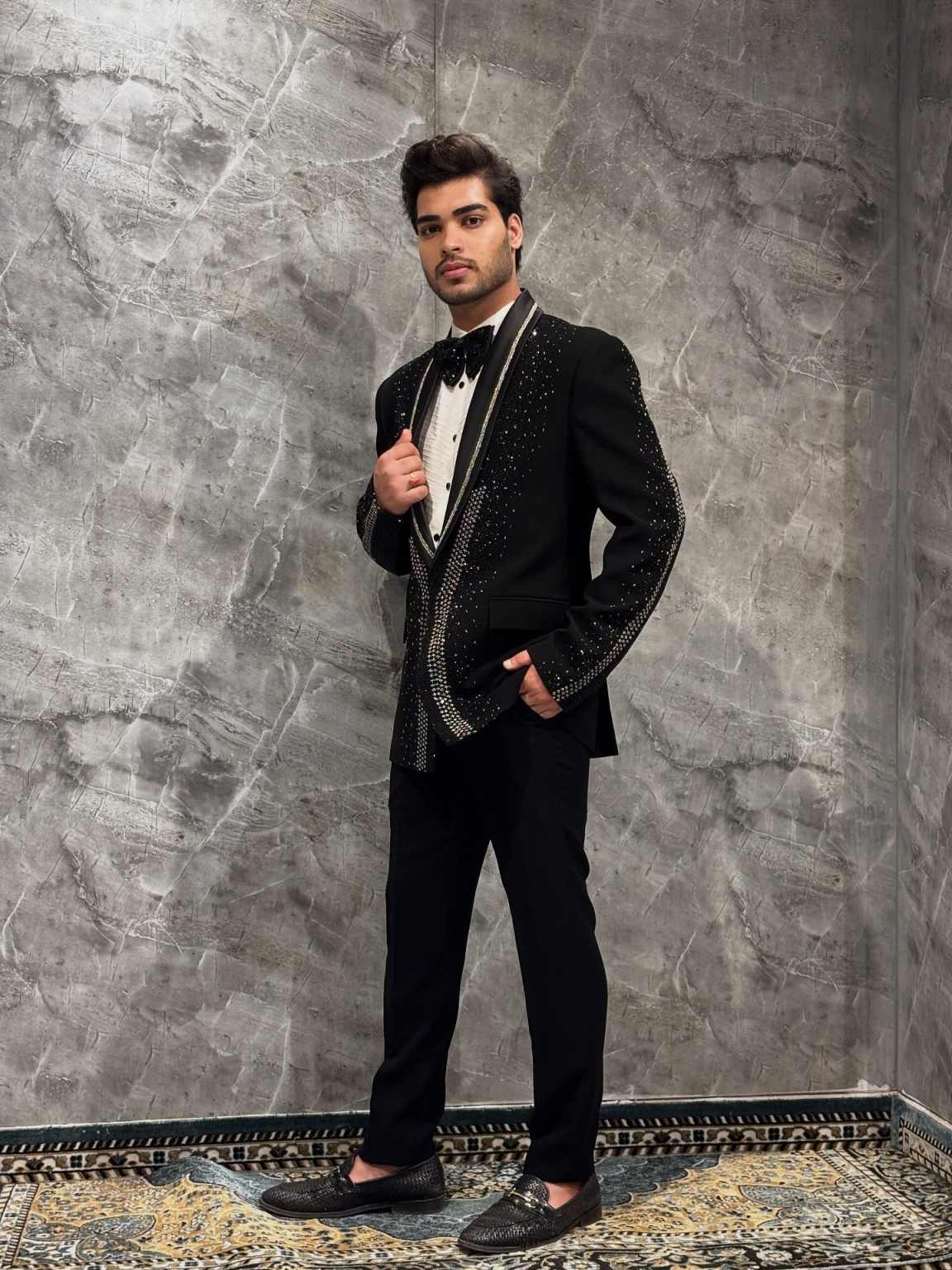 Luxurious Wedding Tuxedos Jacket Pants Crystal Beaded Men Suit Designer Shawl Lapel Evening Prom Grooms Blazers Customized