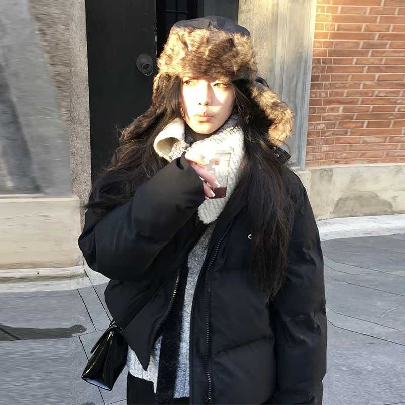 Mens Warm Soldier Earfl Hat Winter Hat Patrolman Earmuffs Warm High Quality Hat Windproof Cold Pilot Hats Russian Ski CXJ250910