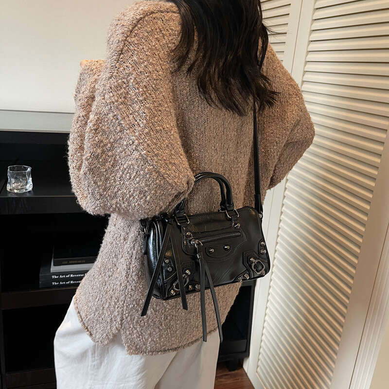 City bags Simple Handbag Baguette for Women New High-Quality Texture Fashionable Light Luxury Single Shoulder Crossbody Bag