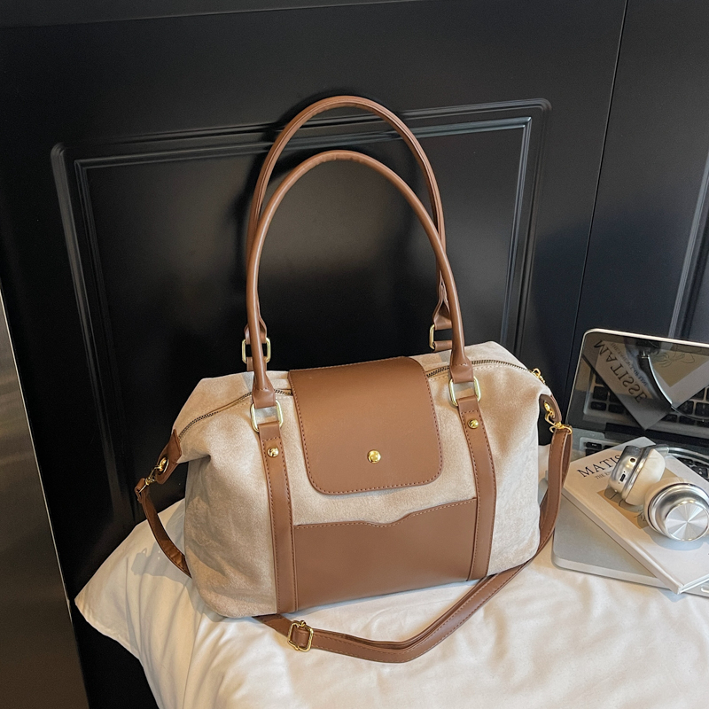 Fashion, luxury, large capacity single shoulder backpack, simple and versatile handbag, essential crossbody bag for women's shopping and commutin