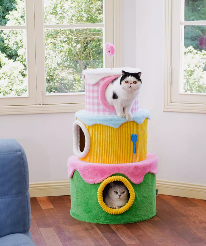 Jumping Platform Integrated into Pet Bed Design Ultimate Play Area for Cats