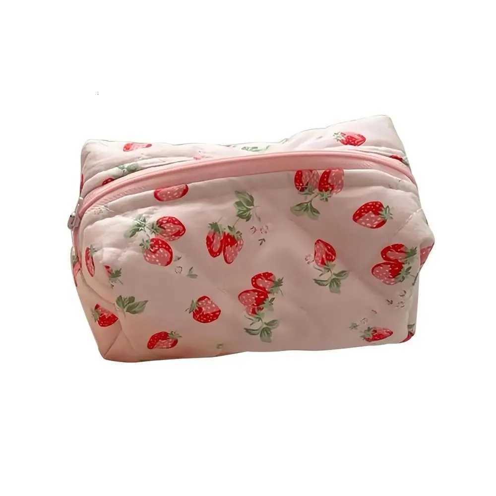 Storage Organizer Floral Puffy Quilted Makeup Bag Cosmetic Pouch Flower StrawberryPrinted Large Travel Cosmetic BagXJ250910