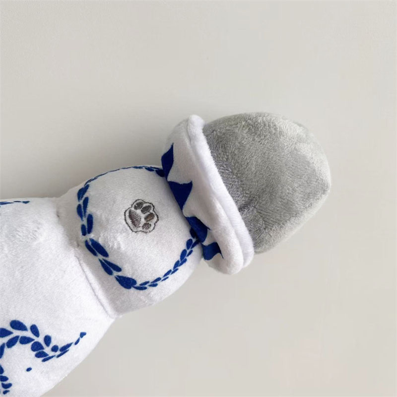 Luxury Durable Eco-friendly Squeaky Interactive Dog Chew Toys Bottle Shaped Stylish Dog Plush Toys Funny Dog Toys
