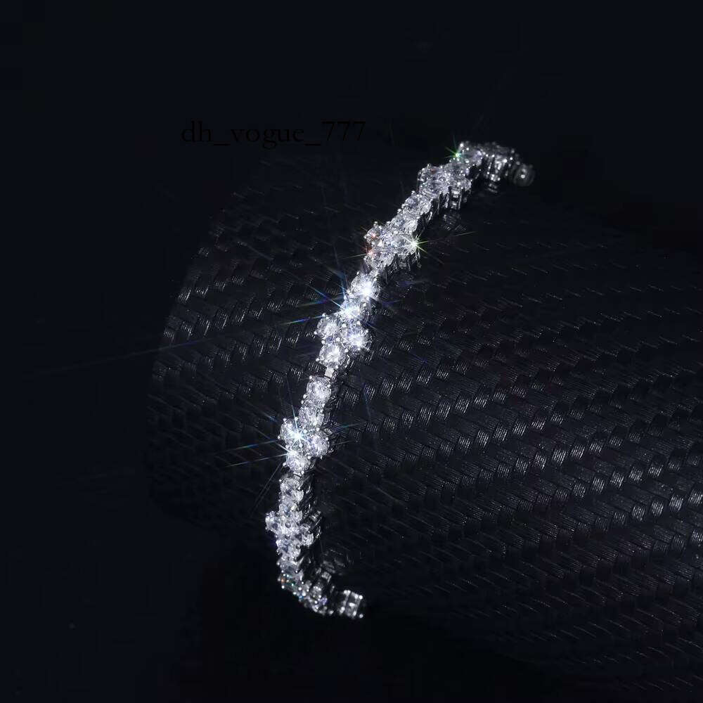 Wholesale Custom Fashion Sier Lab Dia GRA Moissanite Zircon Four-leaf Clover Tennis Sterling Bracelet